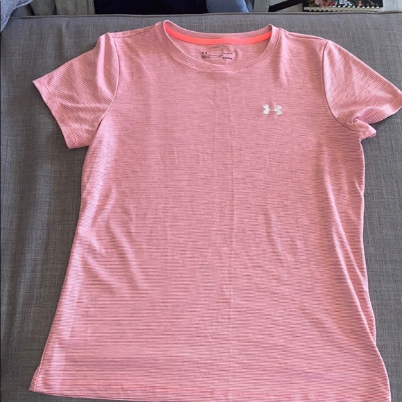 Under Armour Tops - Under Armour Heat Gear Tee: EUC